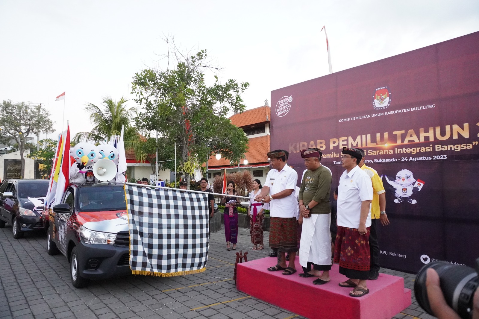 Serah Terima Kirab Pemilu 2024