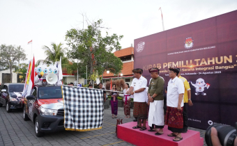 Serah Terima Kirab Pemilu 2024