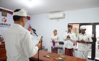 Pelantikan 2 PAW Panwaslu Kecamatan